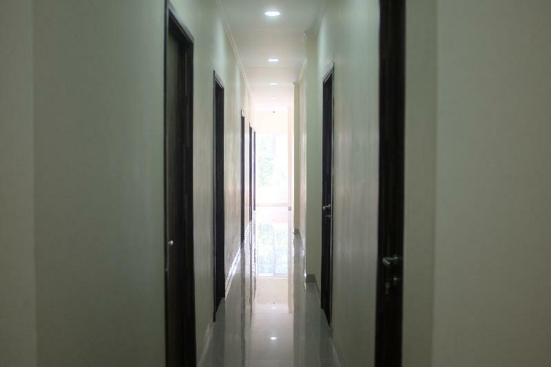 Hotel Reddoorz Plus Near Mall Ciputra Jakarta Exterior foto